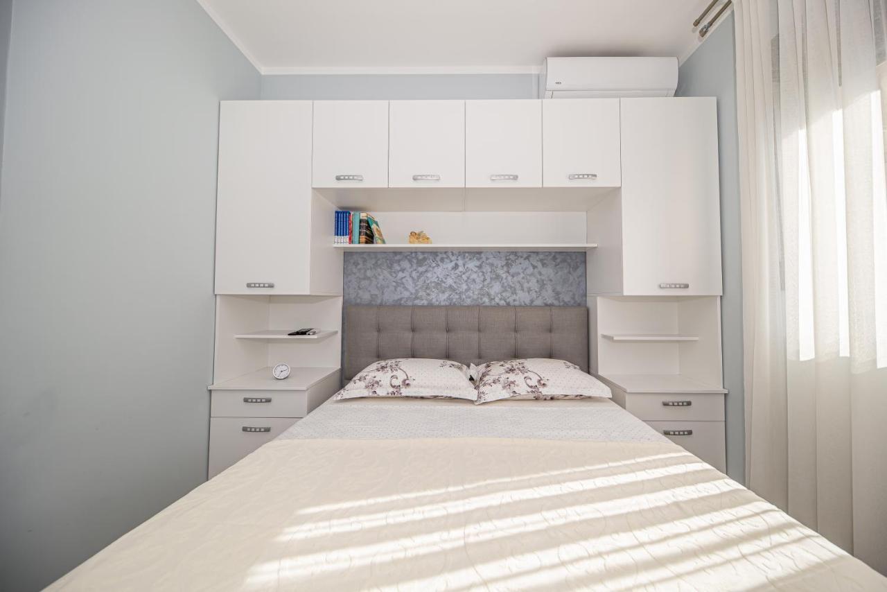 Apartment Lena 2