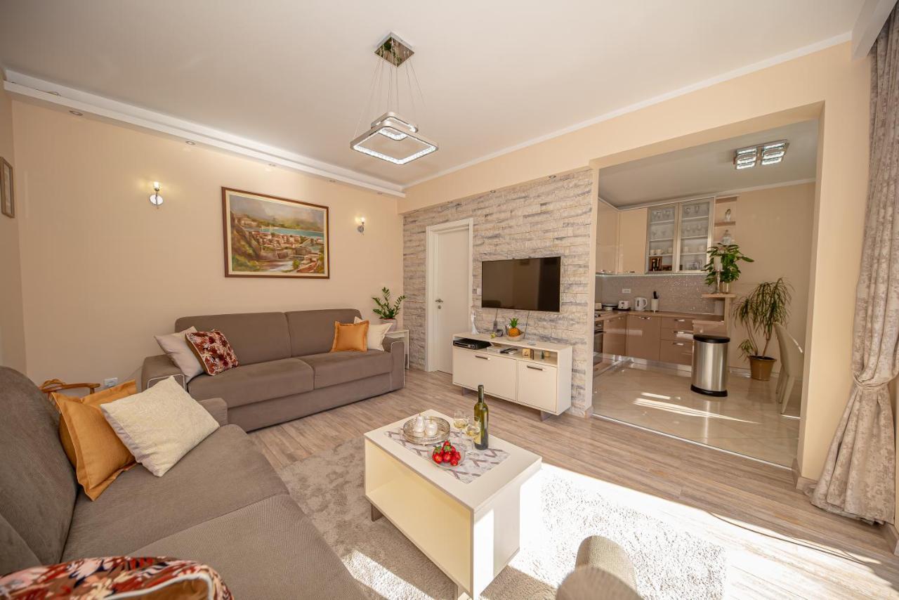Lena 2 Apartment Kotor