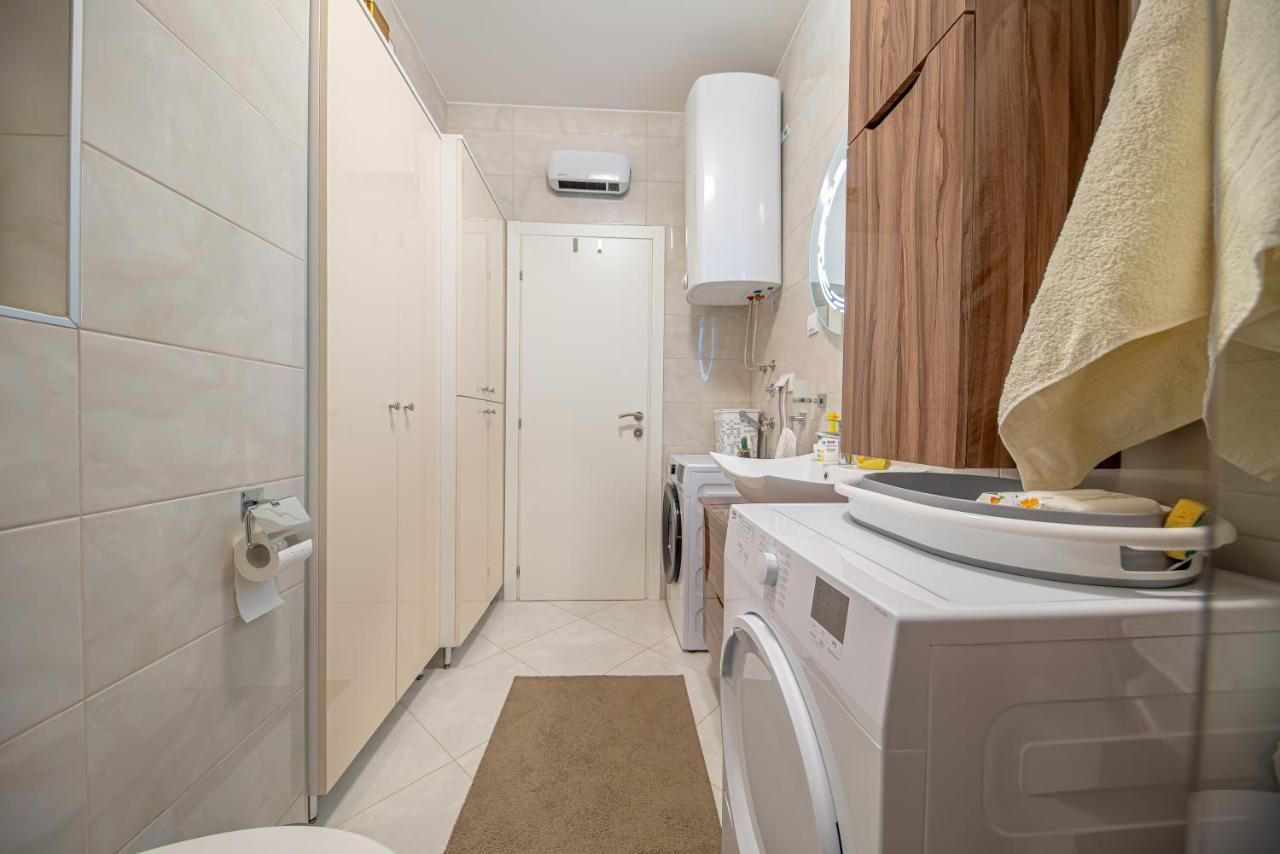 Lena 2 Apartment